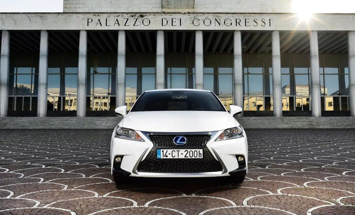 Lexus CT (2010-20) (3)