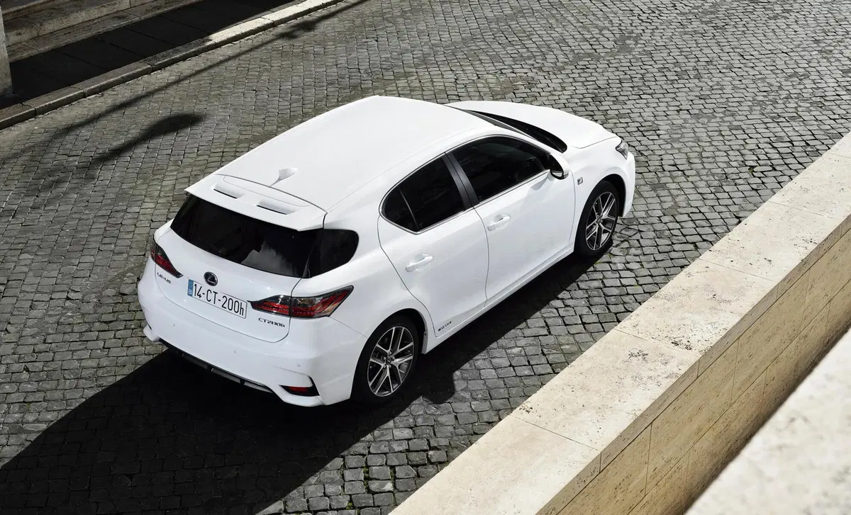 Lexus CT (2010-20) (10)