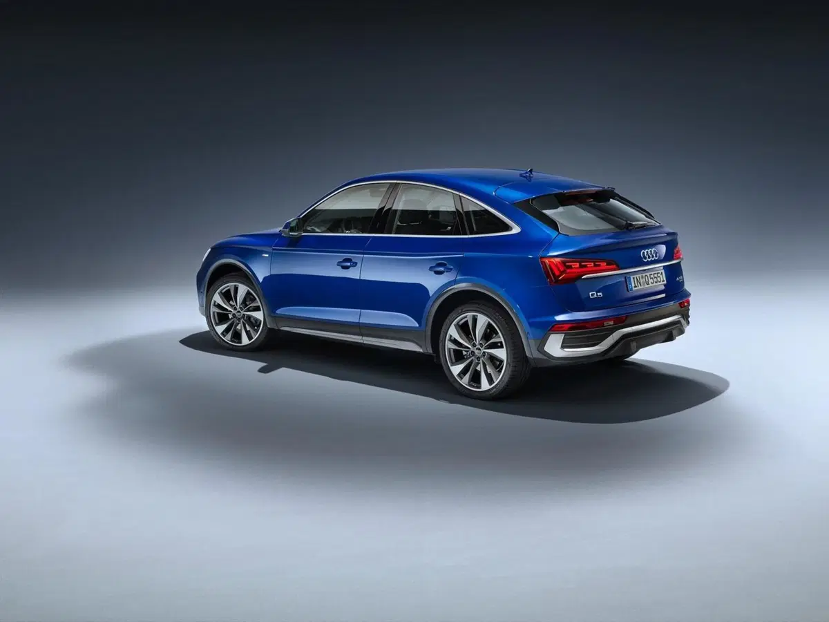 Nuova Audi Q5 Sportback 2021: SUV sportiveggiante da Mild (204CV) a PHEV (367CV) (7)