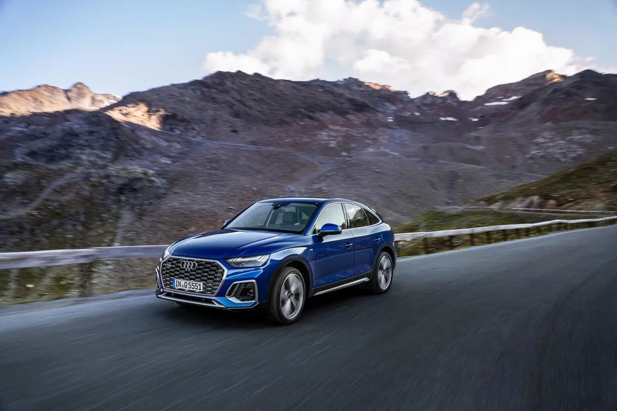 Nuova Audi Q5 Sportback 2021: SUV sportiveggiante da Mild (204CV) a PHEV (367CV) (9)