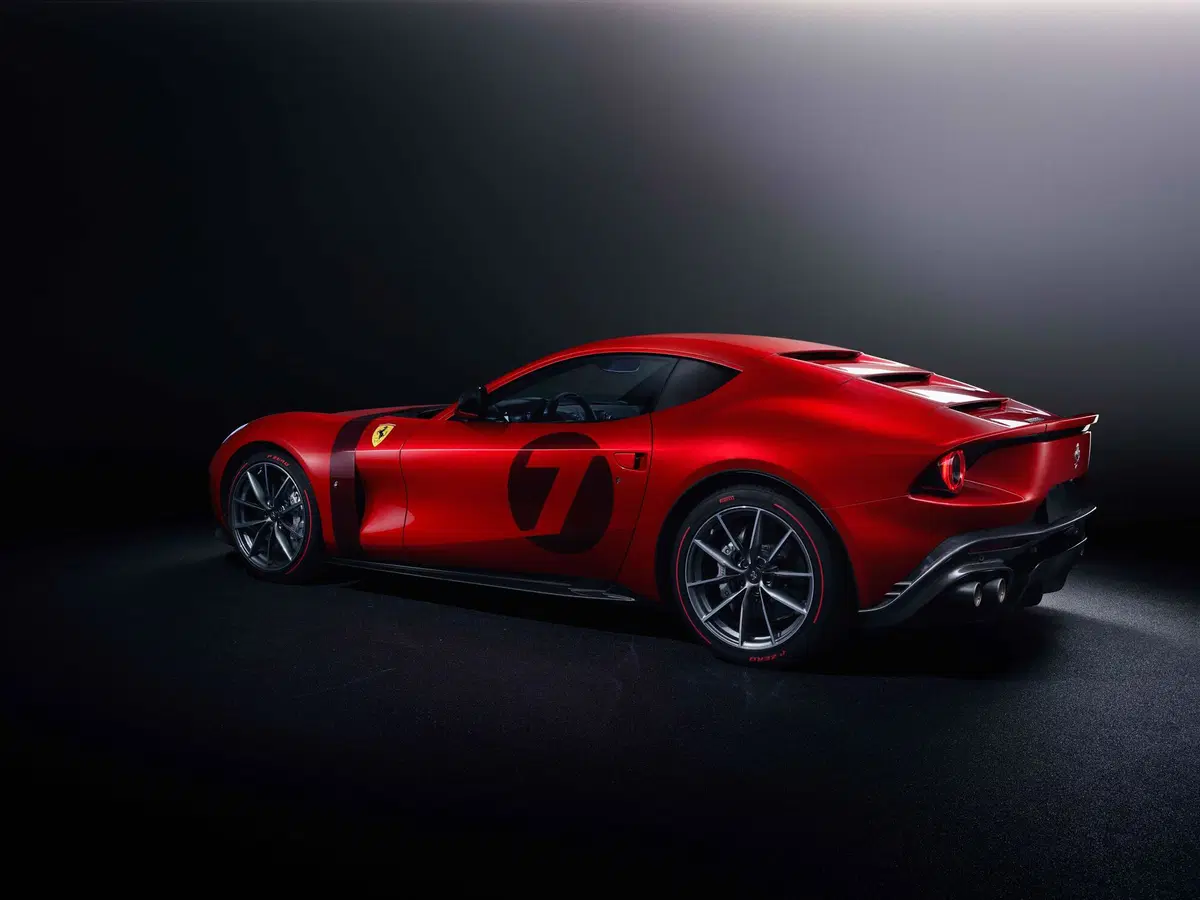 Ferrari Omologata, la nuova stupenda one-off V12 di Maranello [TUTTE LE FOTO] (3)