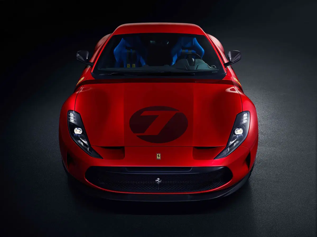 Ferrari Omologata, la nuova stupenda one-off V12 di Maranello [TUTTE LE FOTO] (2)