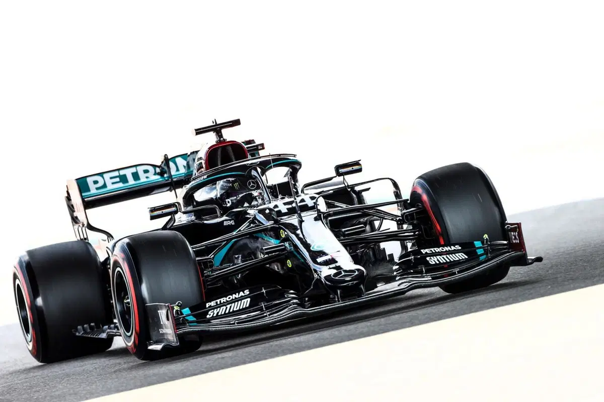 F1, GP Russia 2020. Hamilton, dietro front dei commissari: punti di penalità cancellati (10)