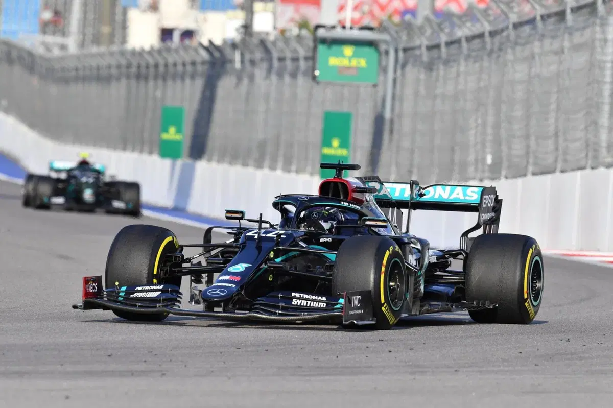 F1, GP Russia 2020. Hamilton, dietro front dei commissari: punti di penalità cancellati (13)