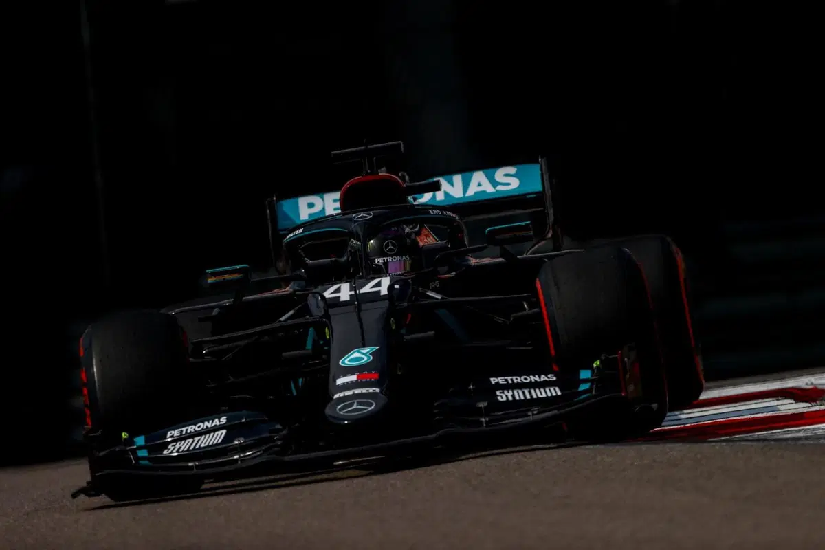 F1, GP Russia 2020. Hamilton, dietro front dei commissari: punti di penalità cancellati (15)