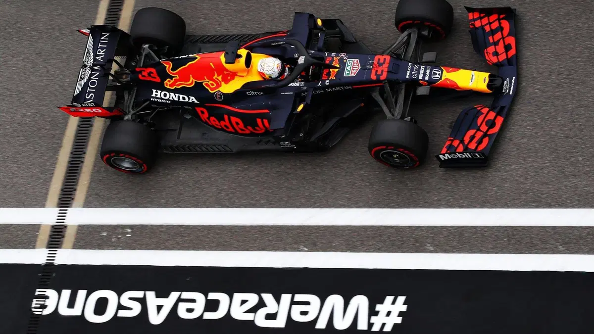 F1, GP Russia 2020. Hamilton, dietro front dei commissari: punti di penalità cancellati (52)