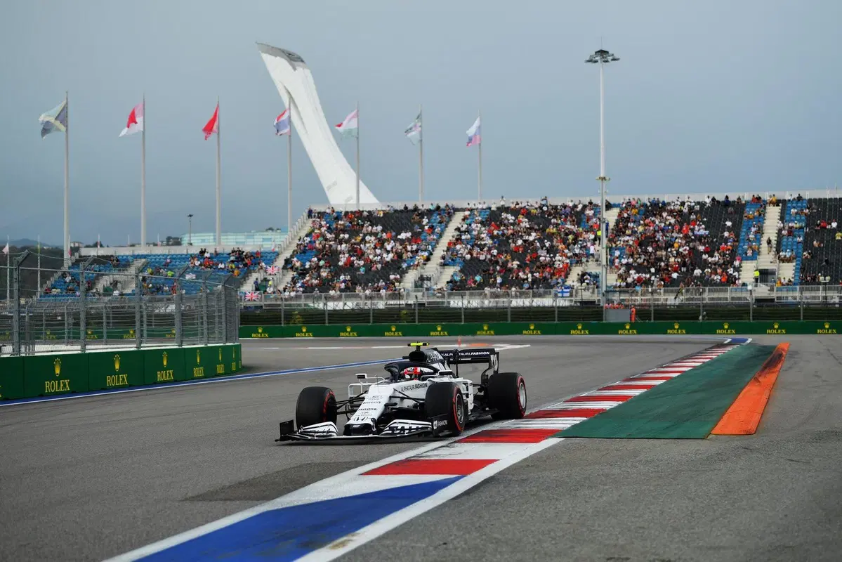 F1, GP Russia 2020. Hamilton, dietro front dei commissari: punti di penalità cancellati (57)