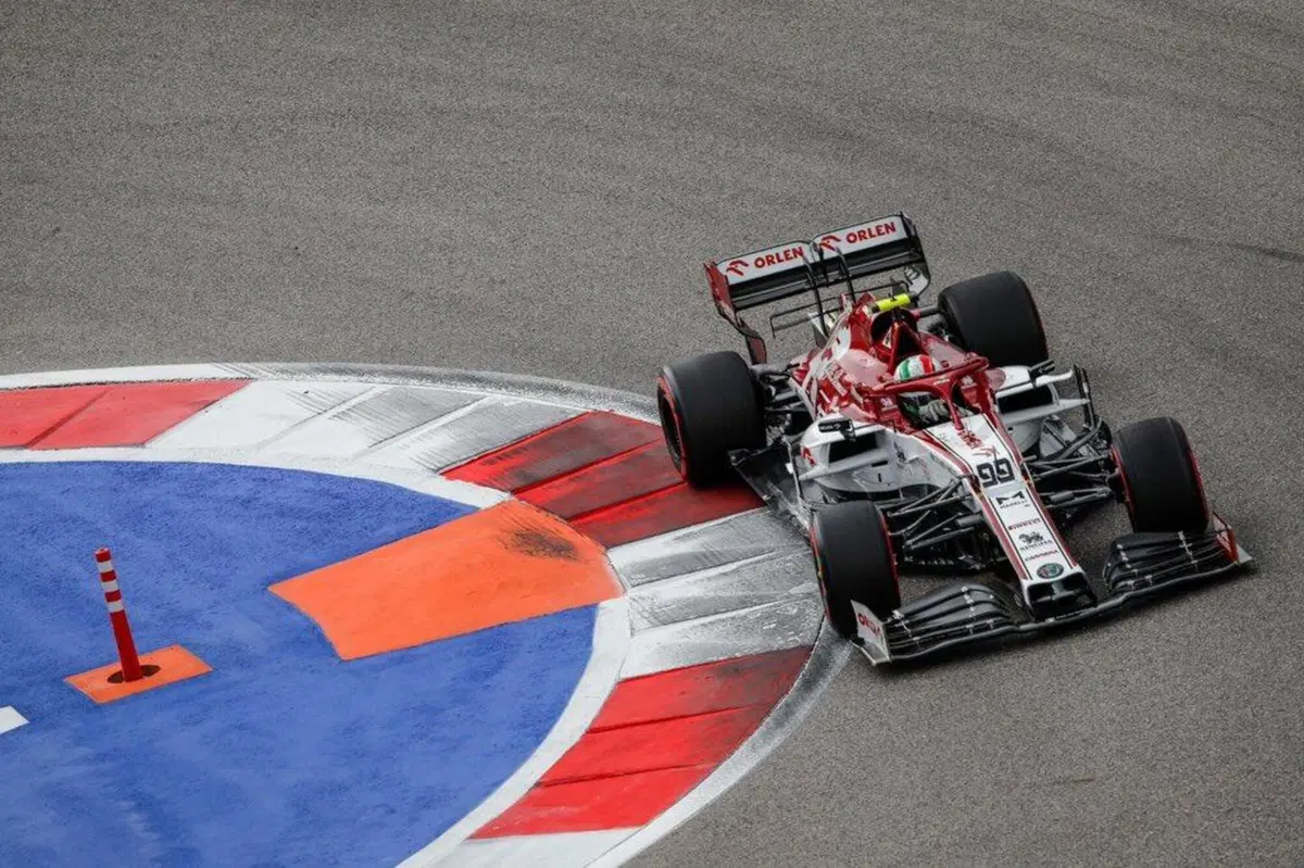 F1, GP Russia 2020. Hamilton, dietro front dei commissari: punti di penalità cancellati (64)