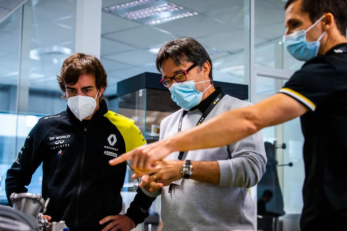 Alonso, prima visita in Renault F1: l'asturiano prepara il ritorno in pista (8)