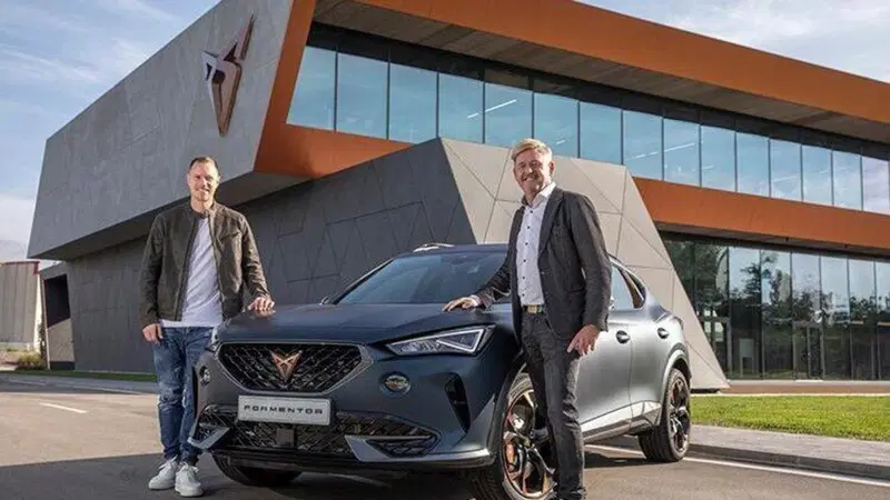 Prime Cupra Formentor escono di fabbrica: in Italia con grinta, stile proprio e 7 motori [anche PHEV]