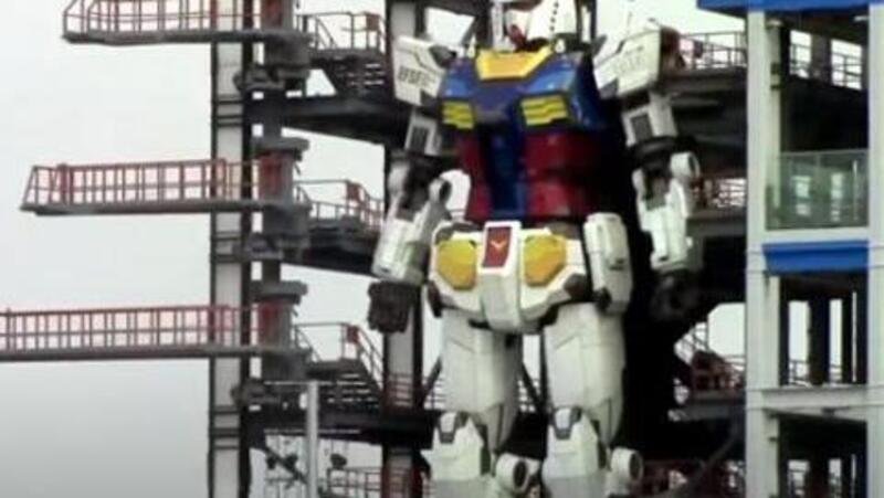 Il Gundam gigante costruito in Giappone ha mosso i primi passi [VIDEO]