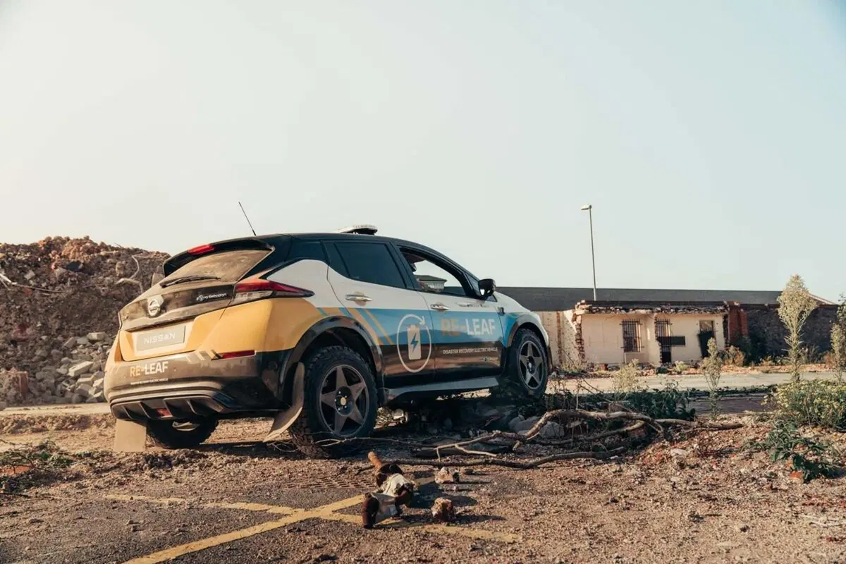 Nissan Re-Leaf, in caso di emergenza (12)