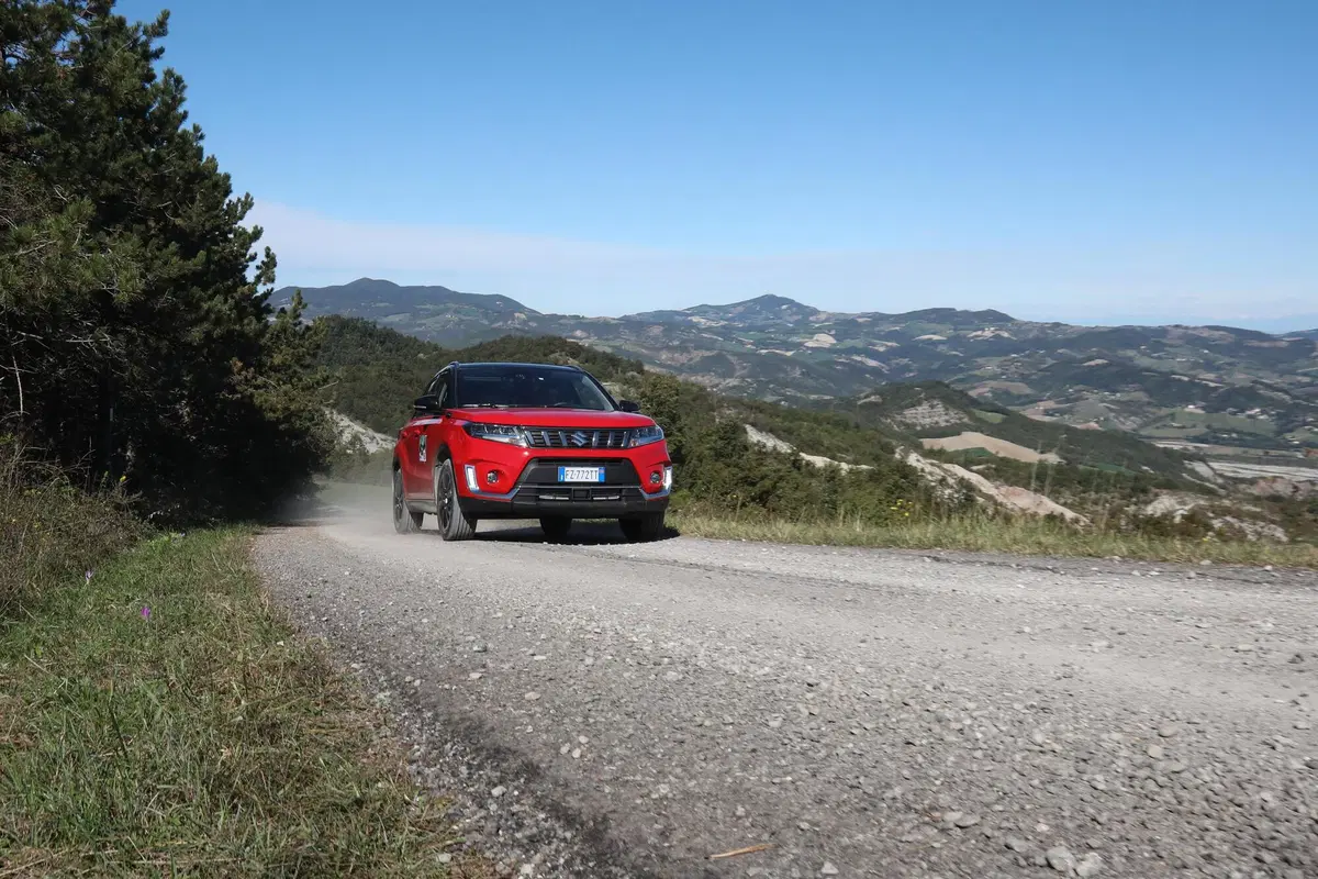 Suzuki Vitara e V-Strom 1050XT, il tour a due e quattro ruote [Video] (5)