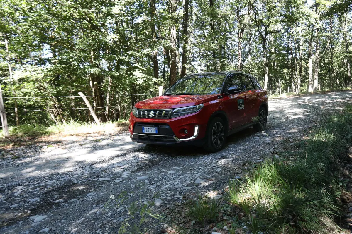 Suzuki Vitara e V-Strom 1050XT, il tour a due e quattro ruote [Video] (8)