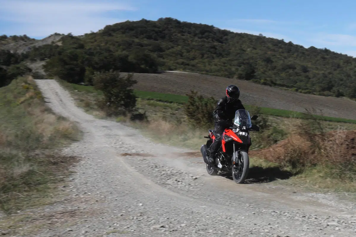 Suzuki Vitara e V-Strom 1050XT, il tour a due e quattro ruote [Video] (9)
