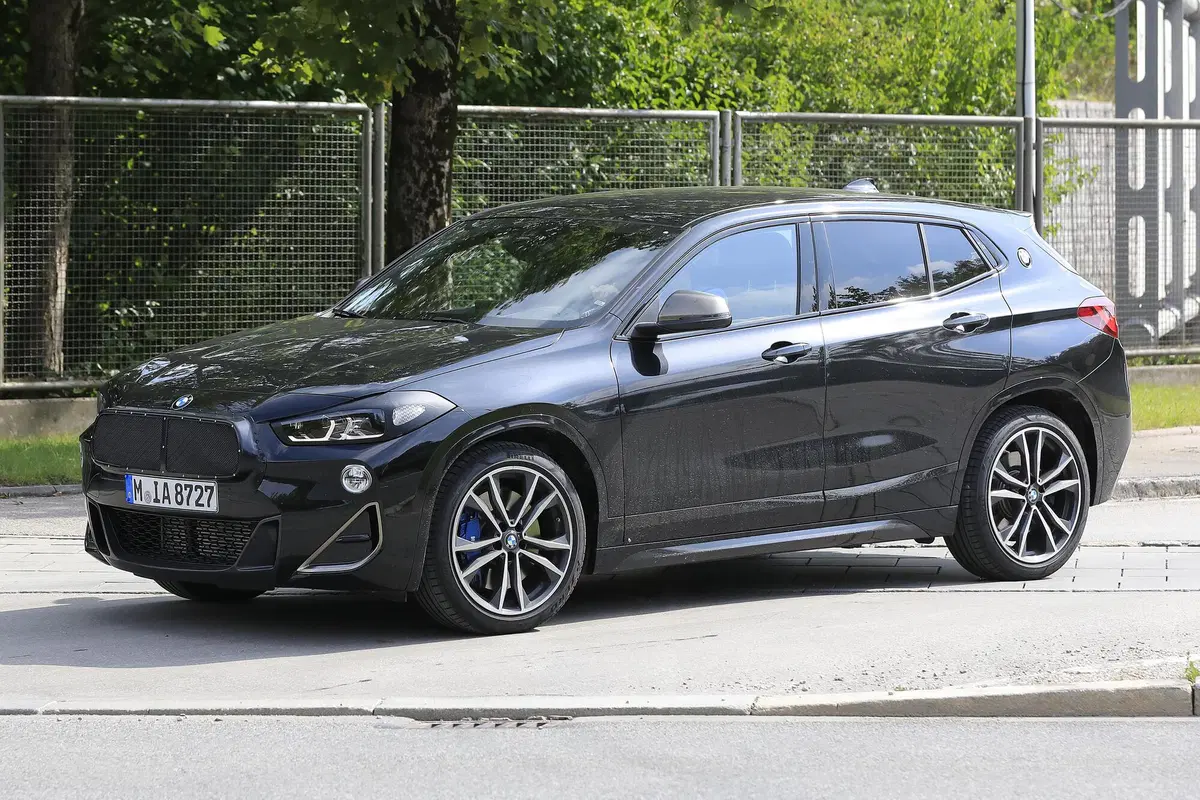 BMW X2 restyling, le foto spia (5)