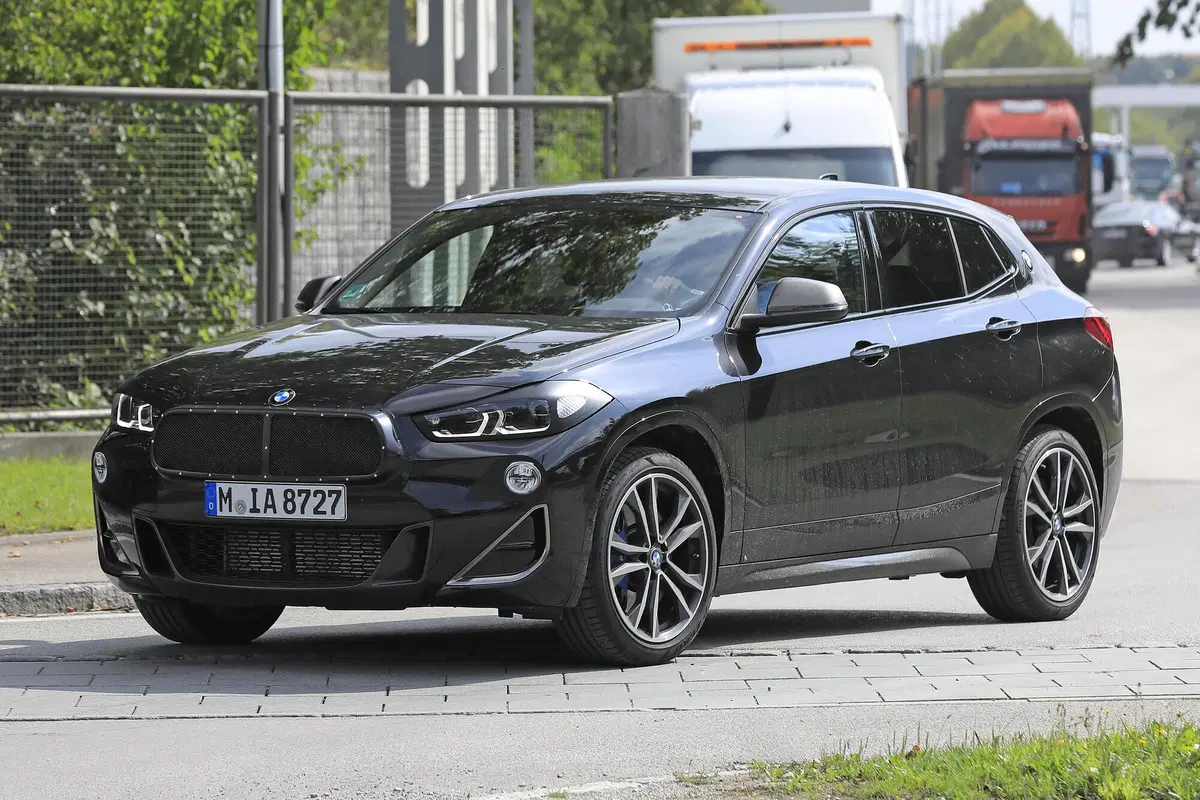 BMW X2 restyling, le foto spia (6)