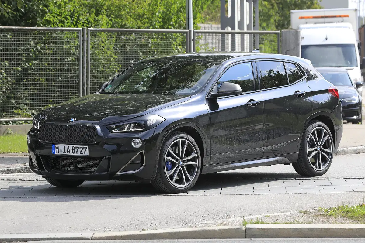 BMW X2 restyling, le foto spia (7)