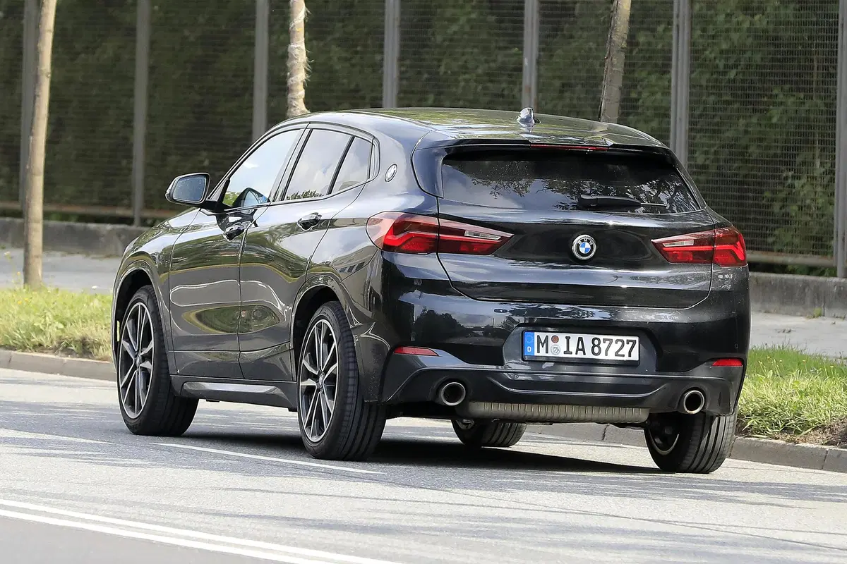 BMW X2 restyling, le foto spia (8)