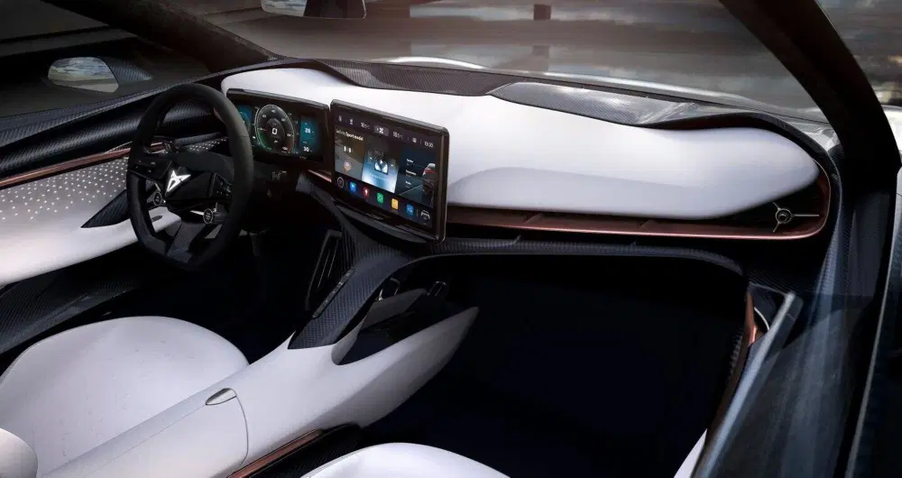 Gli interni di un'auto Cupra sono connotati da forte tecnologia e impatto "material" molto personale