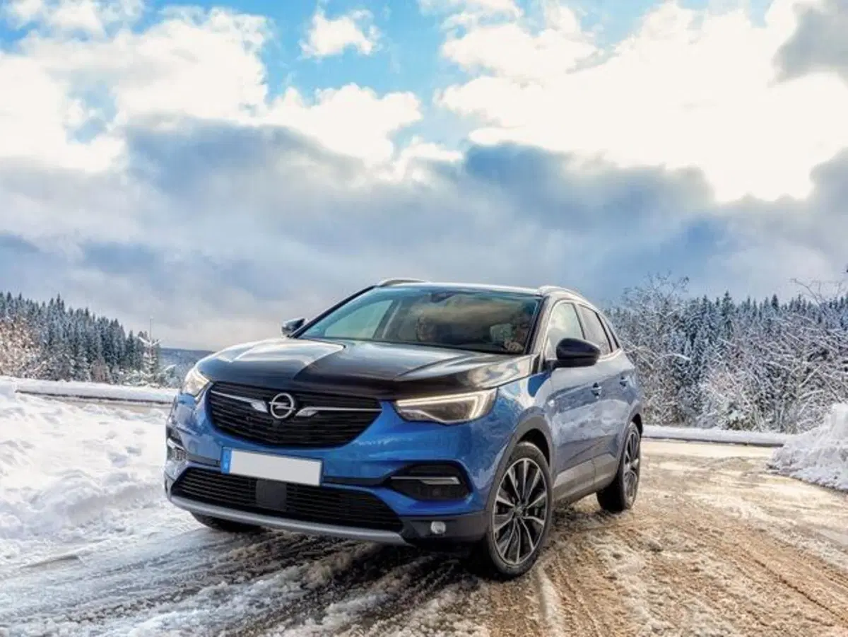 Opel Grandland X 1.6 Hybrid4 Plug-in aut. AWD (14)