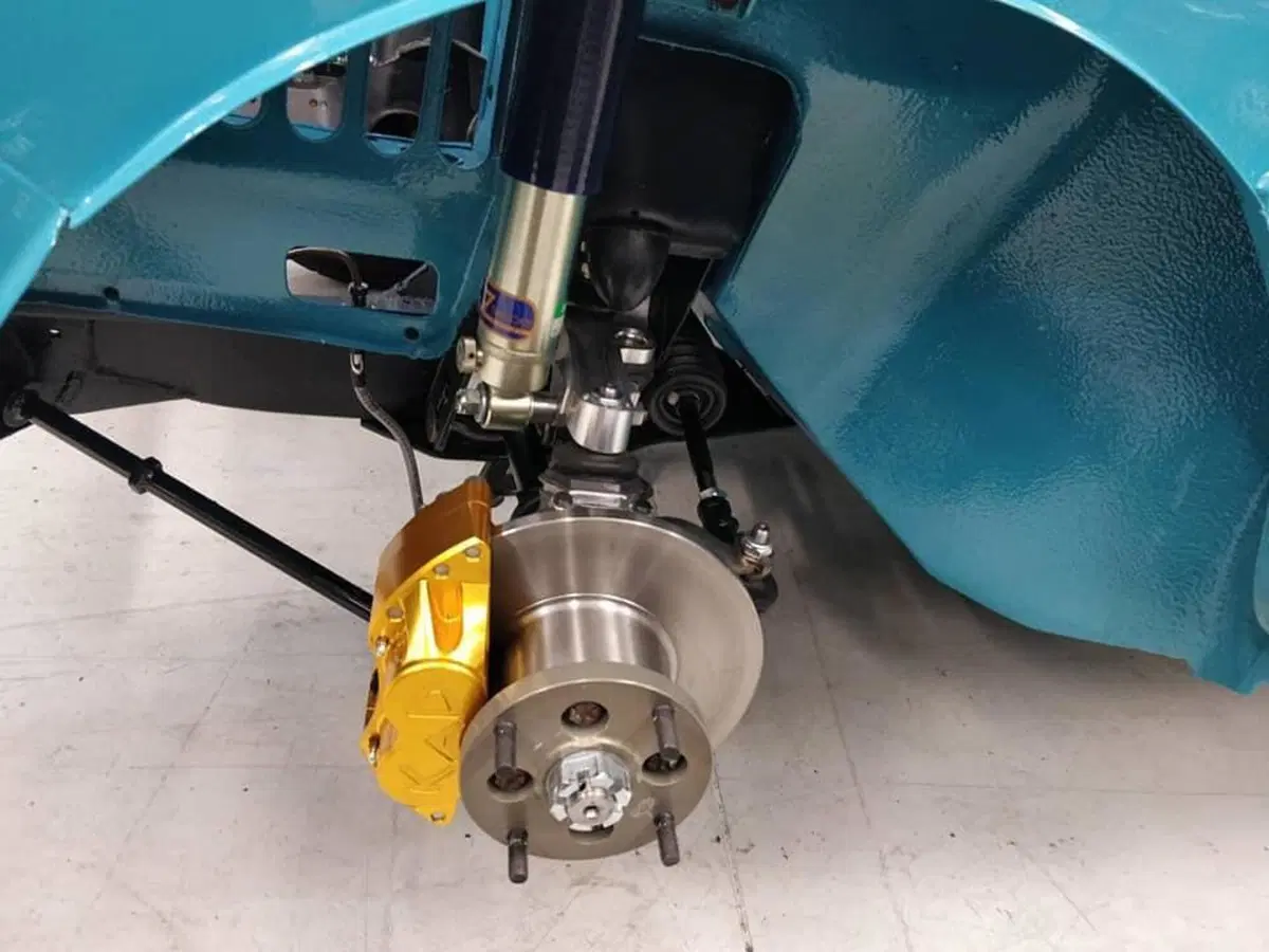 L’incredibile Mini elettrica motorizzata Tesla: 300CV americani per l’inglesina (3)
