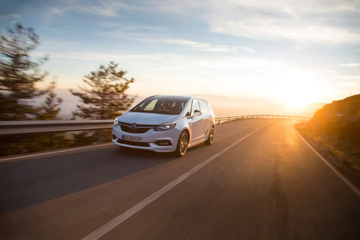 Nuova Opel Zafira: svelata la linea definitiva (6)