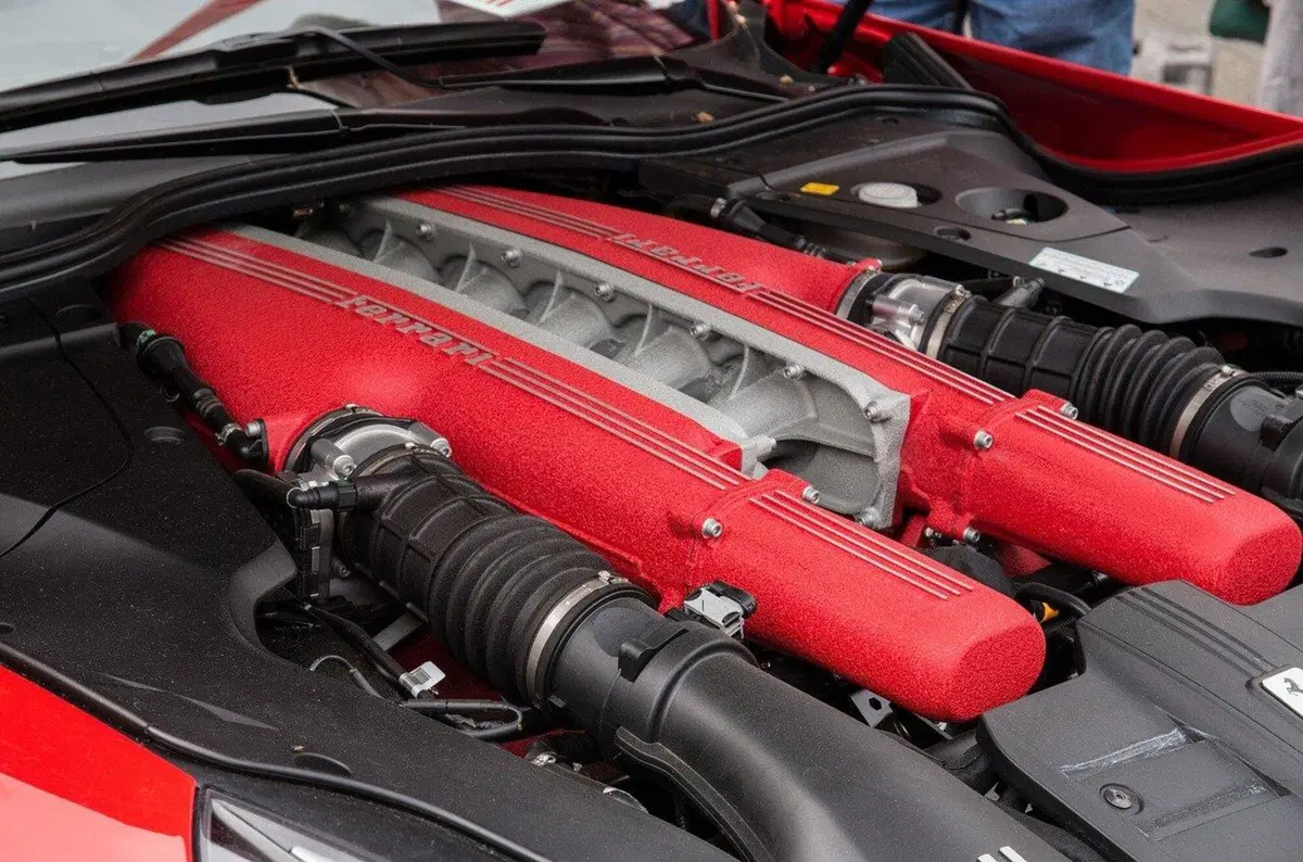 Quanto costa la manutenzione di una supercar? Il prezzo del tagliando Lamborghini e Ferrari è incredibile (5)