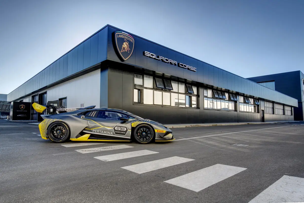 Quanto costa la manutenzione di una supercar? Il prezzo del tagliando Lamborghini e Ferrari è incredibile (2)