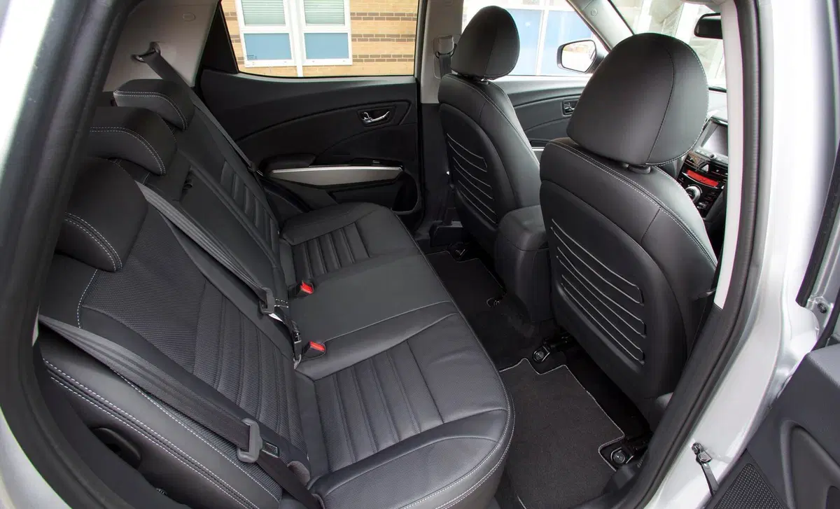 Ssangyong Tivoli 1.6d 2WD I lov It (33)