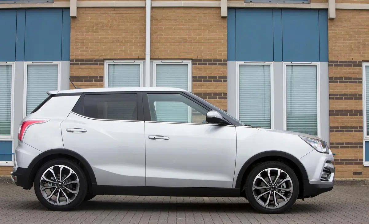 Ssangyong Tivoli 1.6d 2WD I lov It (22)