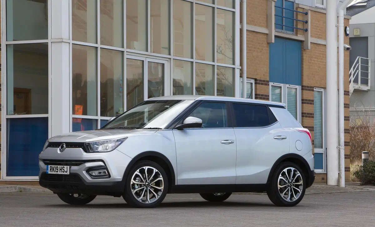 Ssangyong Tivoli 1.6d 2WD I lov It (26)