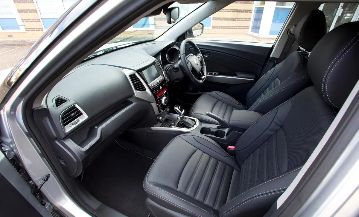 Ssangyong Tivoli 1.6d 2WD I lov It (32)