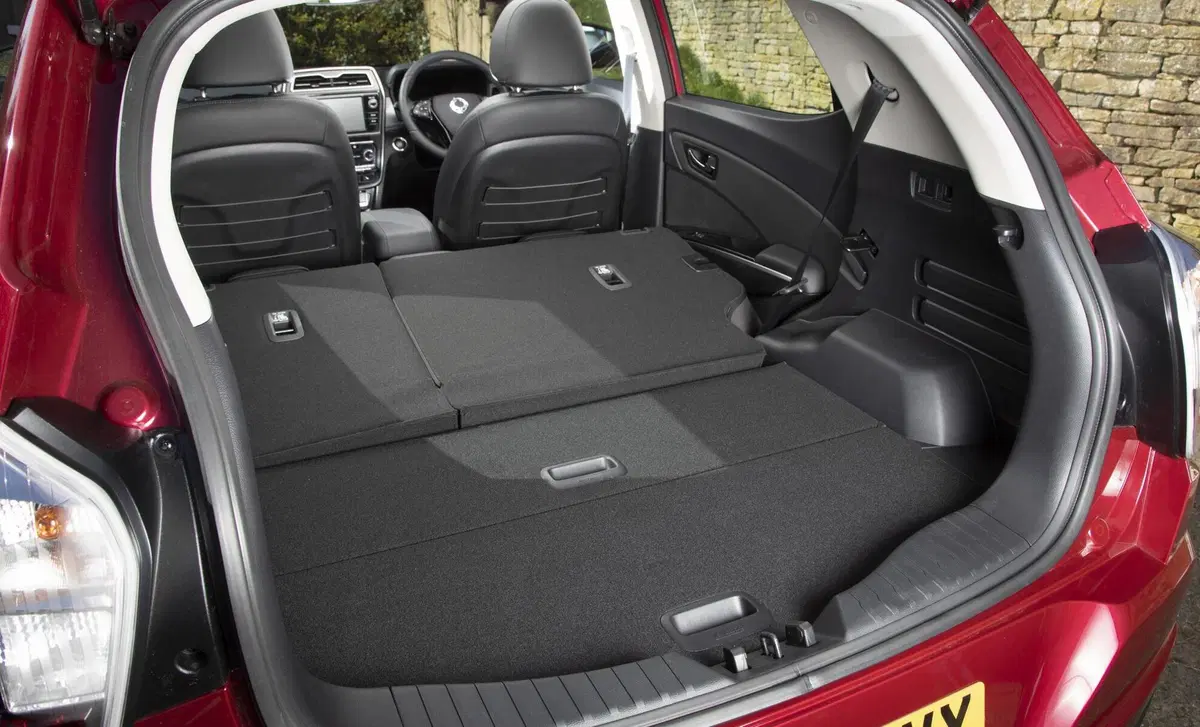 Ssangyong Tivoli 1.6d 2WD I lov It (38)
