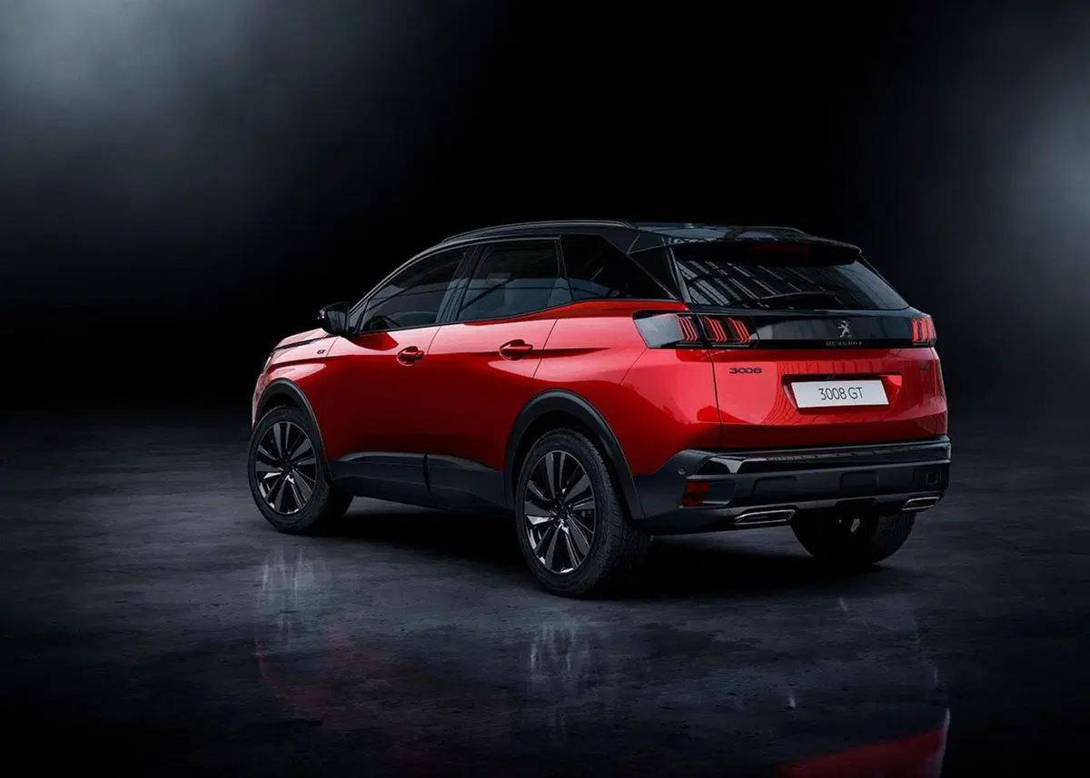 I SUV Stellantis 2021 si elettrificano: nuove Peugeot 3008 e 5008 con artiglio [da 29K] (2)