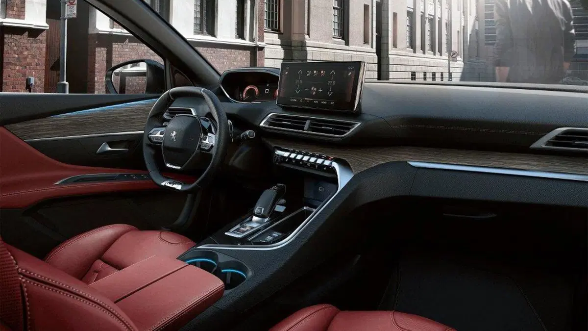 I SUV Stellantis 2021 si elettrificano: nuove Peugeot 3008 e 5008 con artiglio [da 29K] (8)
