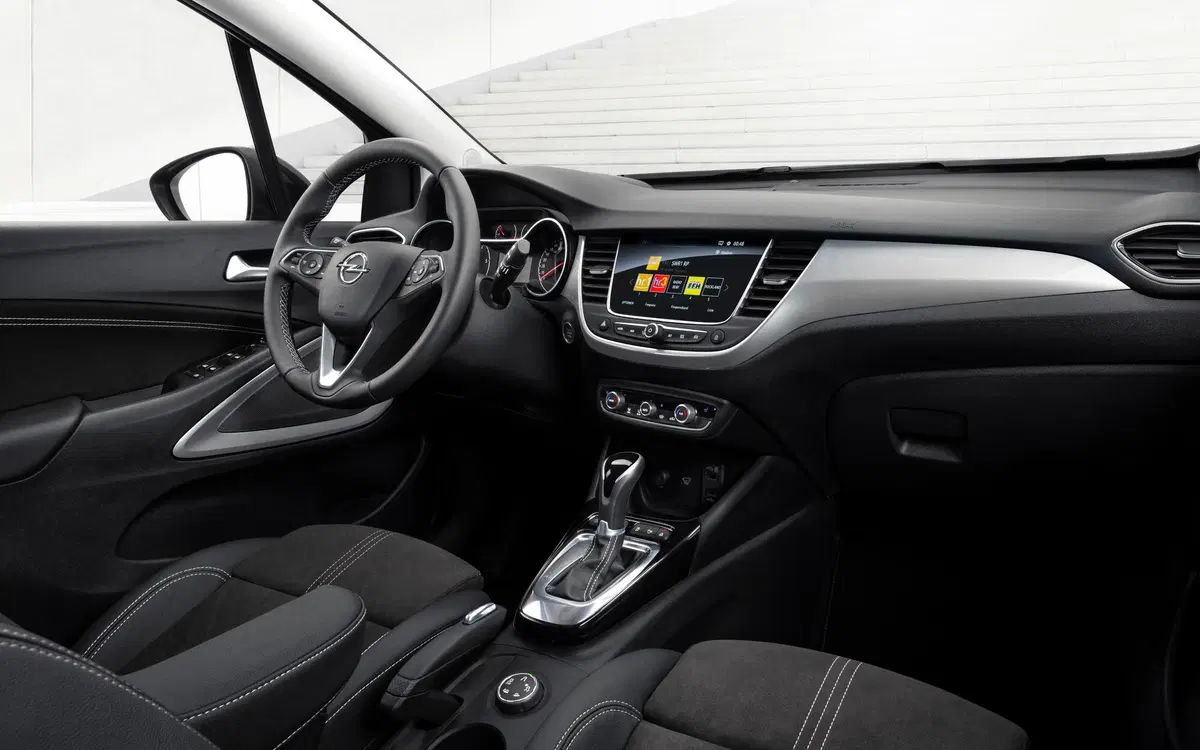Opel Crossland, il restyling perde la X e guadagna nuovi motori (5)