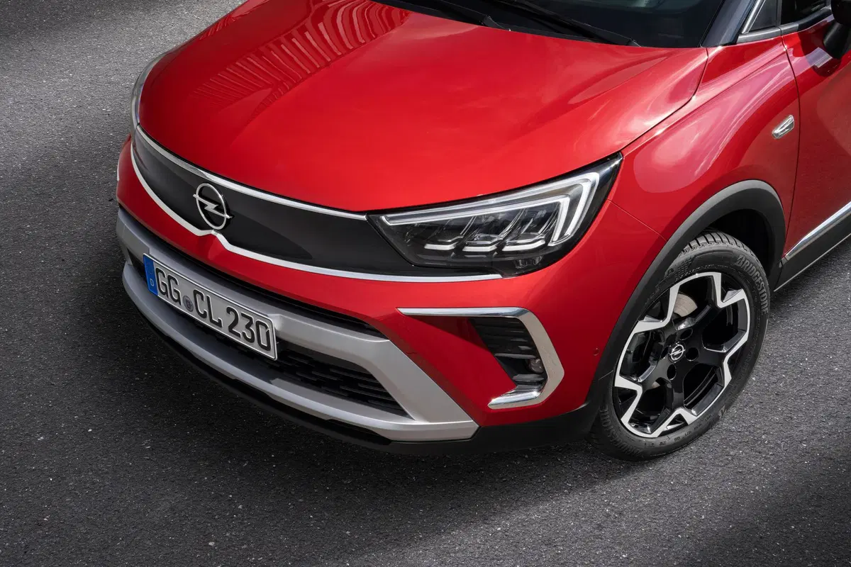 Opel Crossland, il restyling perde la X e guadagna nuovi motori (4)