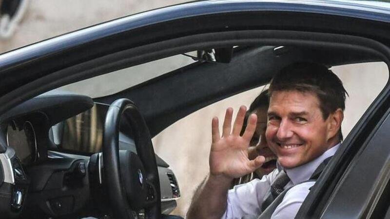 Sulle strade di Roma Tom Cruise gira il nuovo &quot;Mission: Impossible&quot;