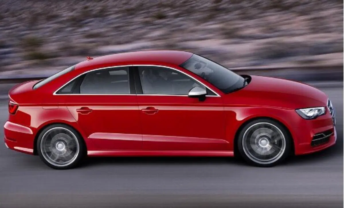 Audi S3 Sedan 2.0 TFSI quattro S tronic (2)