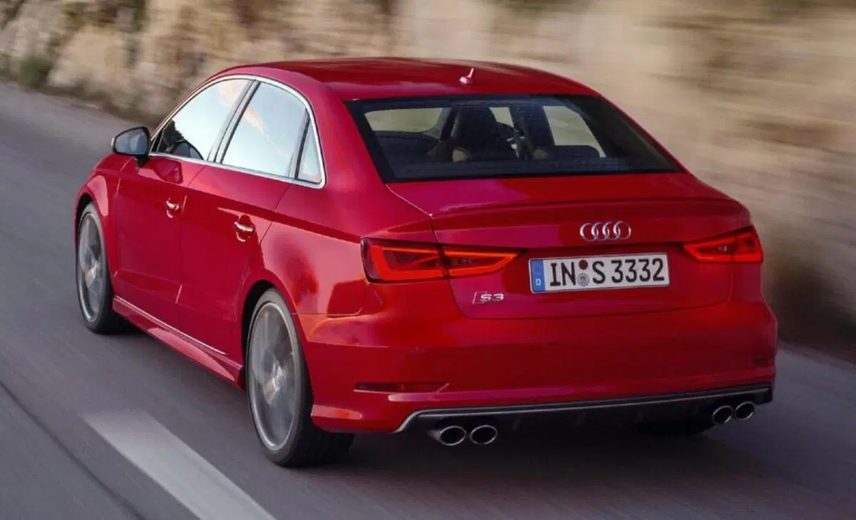 Audi S3 Sedan 2.0 TFSI quattro S tronic (4)