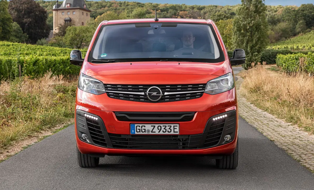 Opel Zafira-e Life (2020-->>) (3)