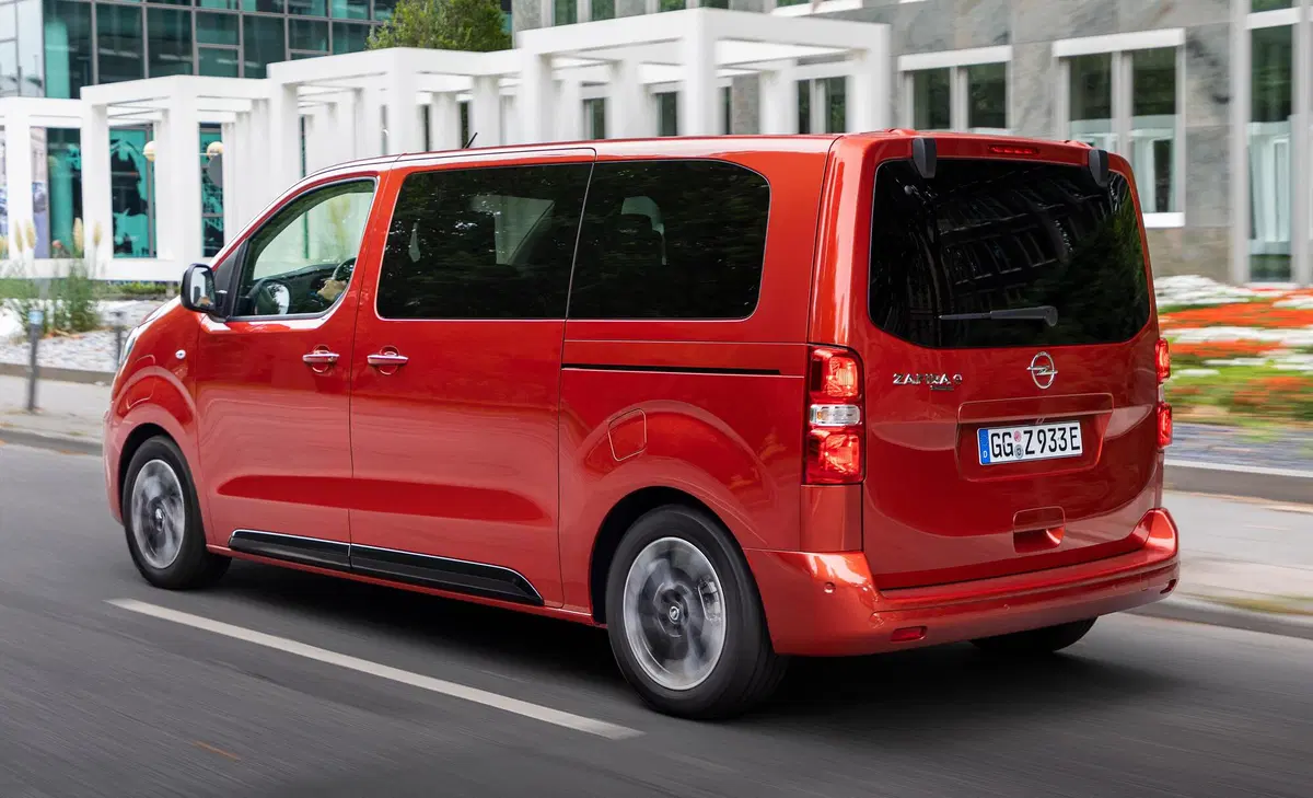 Opel Zafira-e Life (2020-->>) (4)