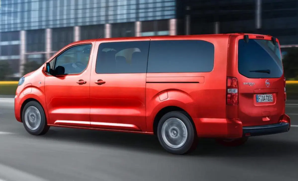 Opel Zafira-e Life (2020-->>) (7)