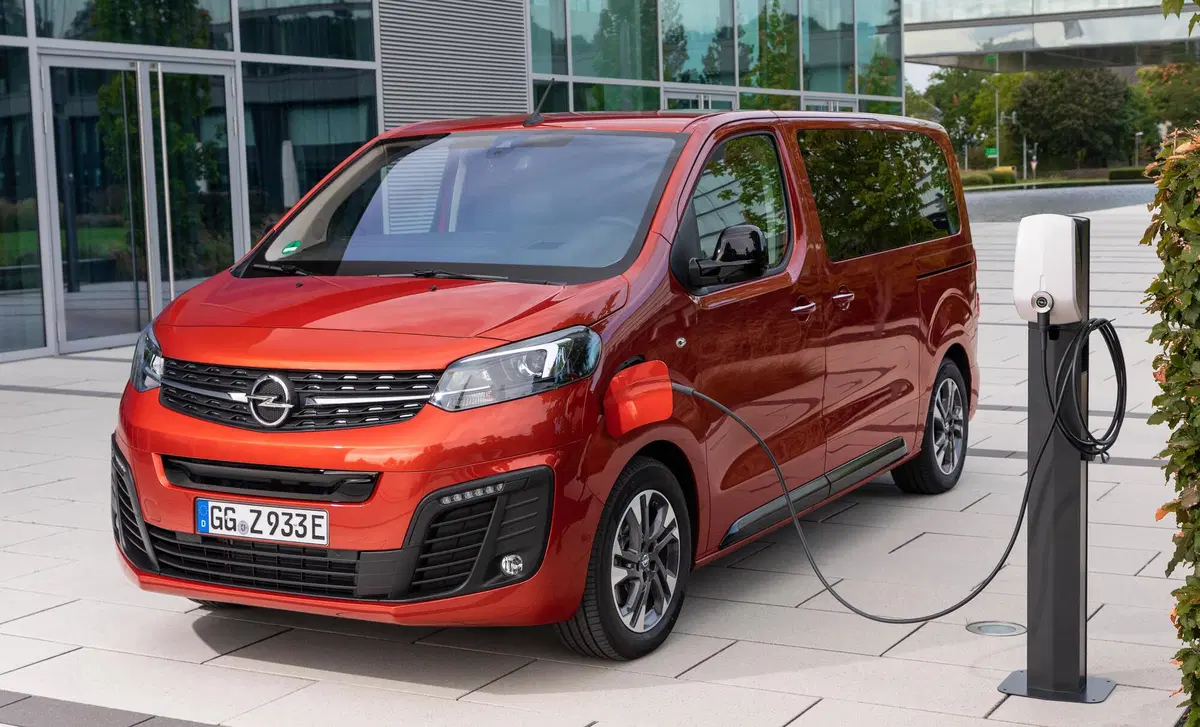 Opel Zafira-e Life (2020-->>) (9)