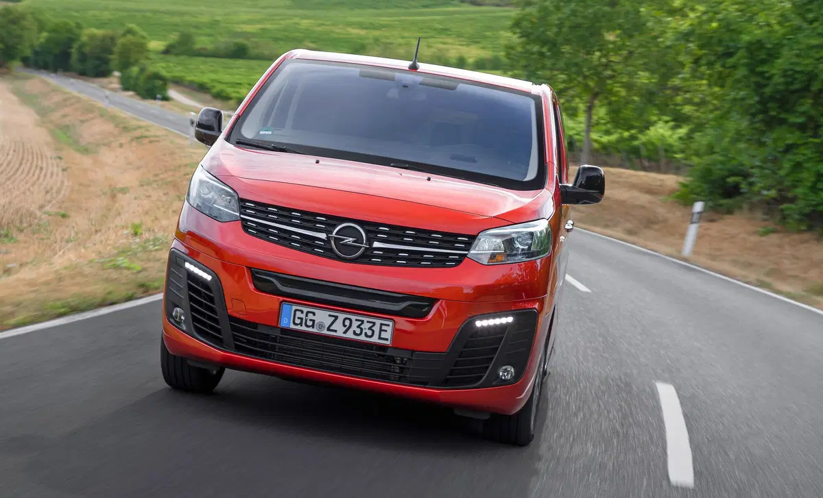 Opel Zafira-e Life (2020-->>) (10)