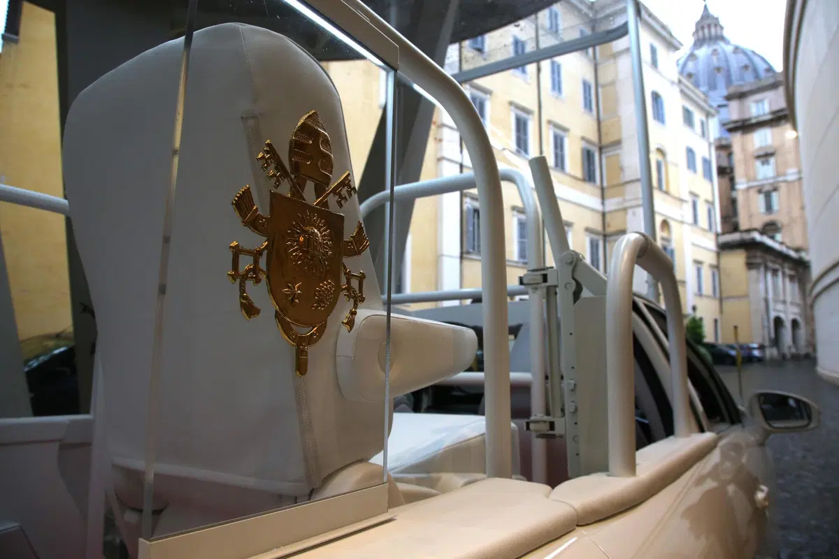 Toyota Mirai, una Papamobile ad idrogeno per Papa Francesco (8)