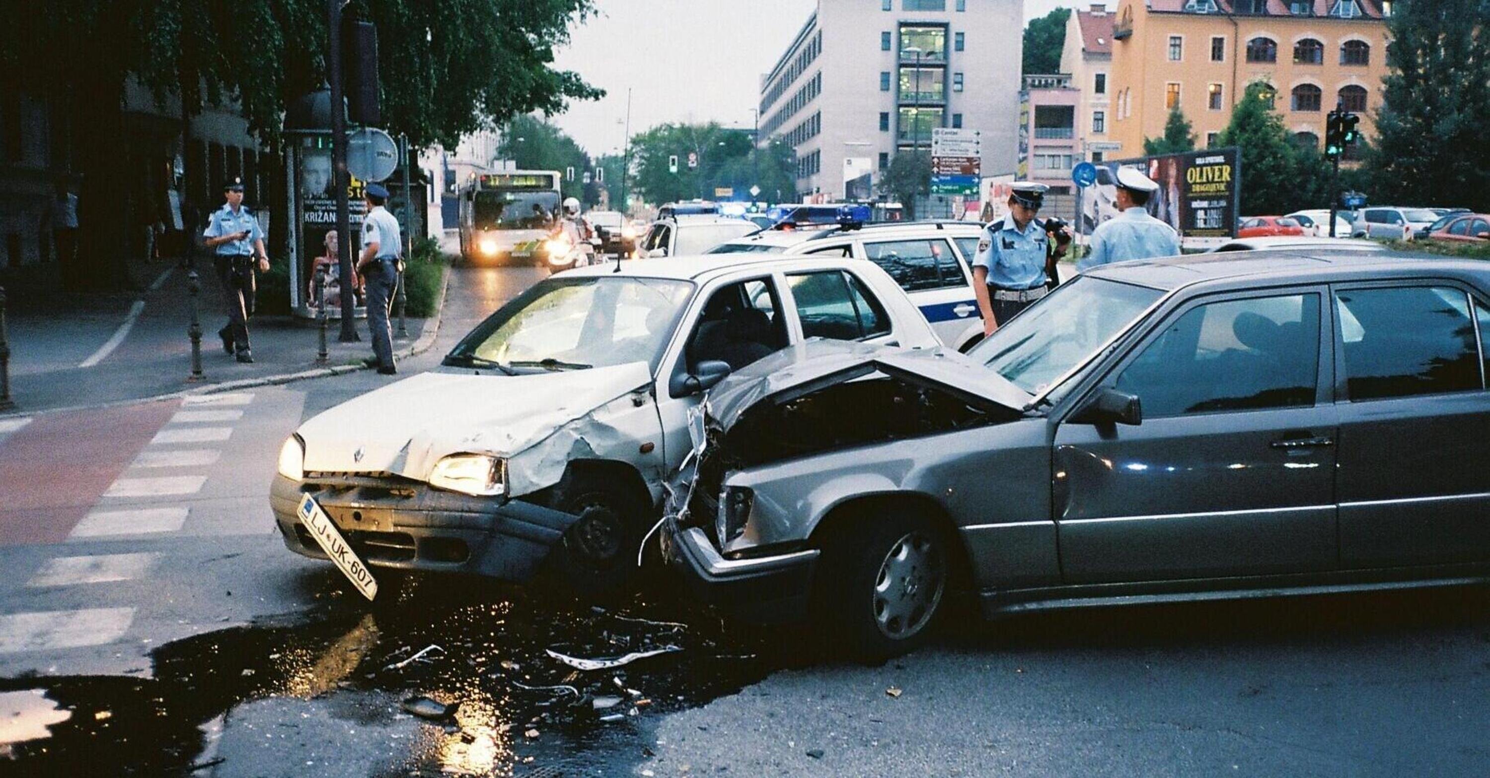 La conta degli incidenti stradali gravi: 9 morti al giorno in Italia [male Venezia e Modena, bene Genova]
