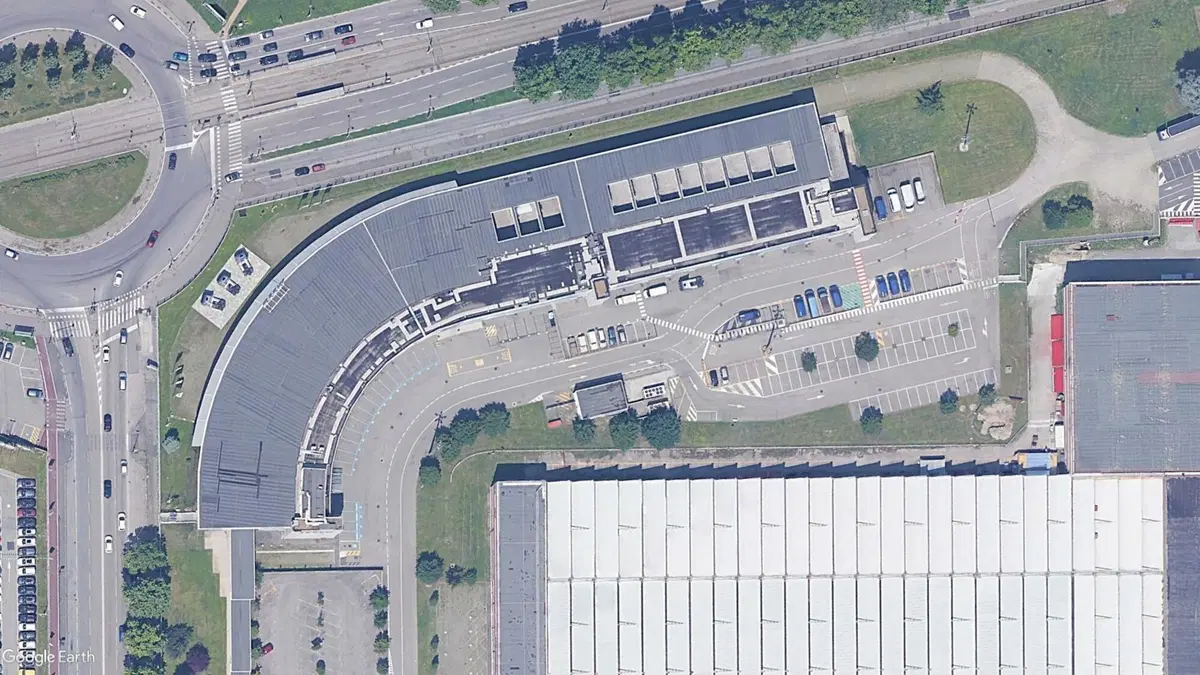 Architettura italiana nel mondo auto, Foto gallery stabilimenti e non solo [Da Melfi a Maranello] (17)