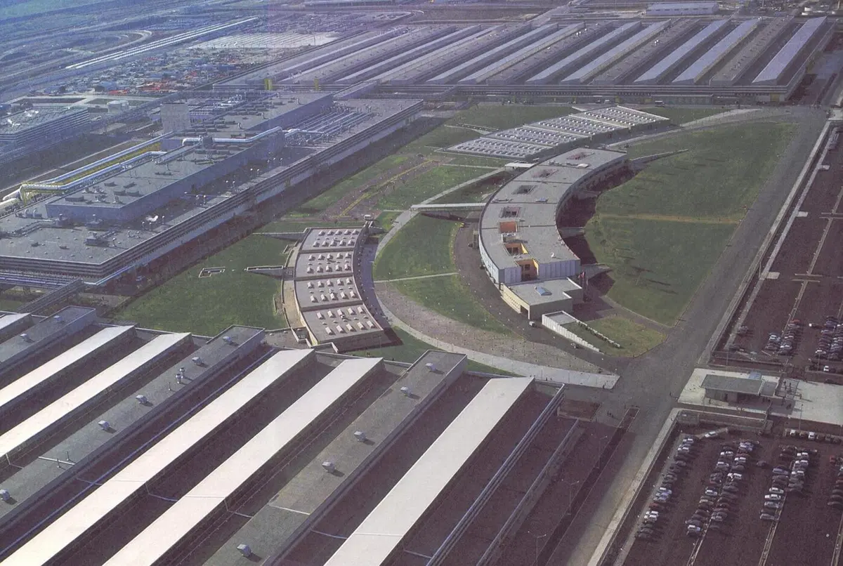 Architettura italiana nel mondo auto, Foto gallery stabilimenti e non solo [Da Melfi a Maranello] (25)